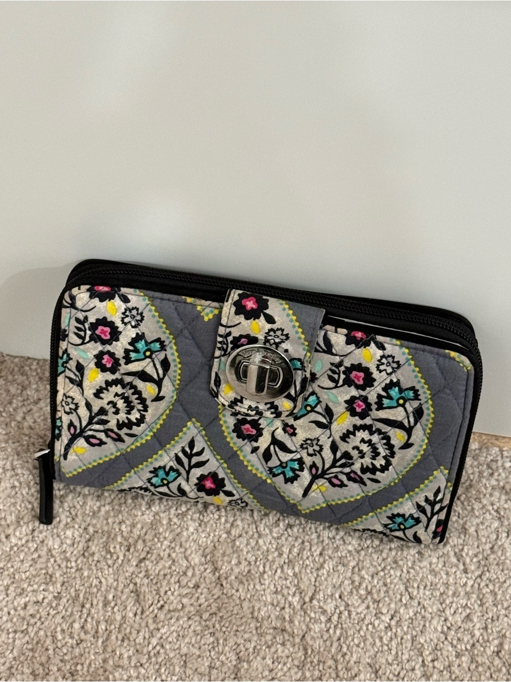 Vera Bradley multicolor quilted Heritage Leaf turnlock wallet (fair)